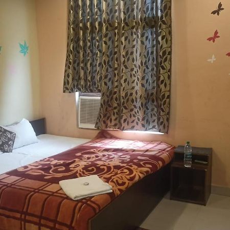 Hotel Shyam Utsav Mirzāpur Buitenkant foto