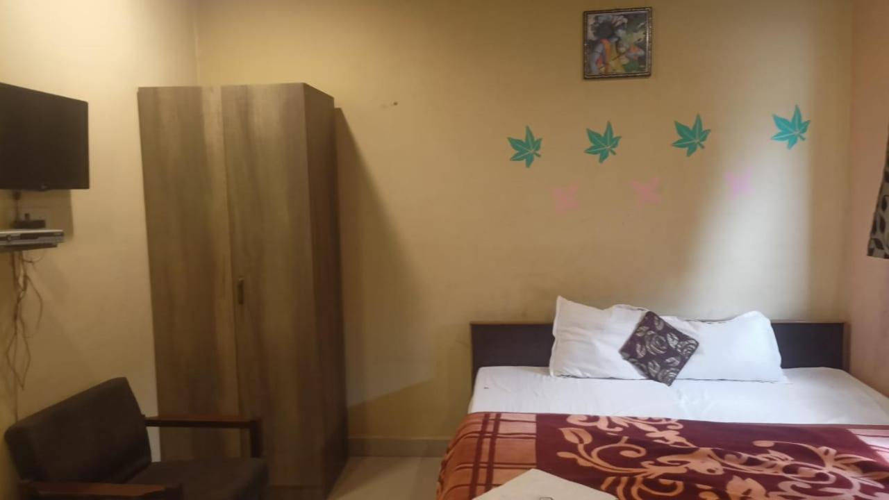 Hotel Shyam Utsav Mirzāpur Buitenkant foto