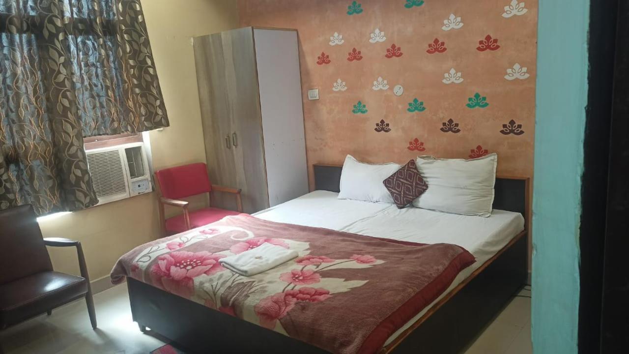 Hotel Shyam Utsav Mirzāpur Buitenkant foto
