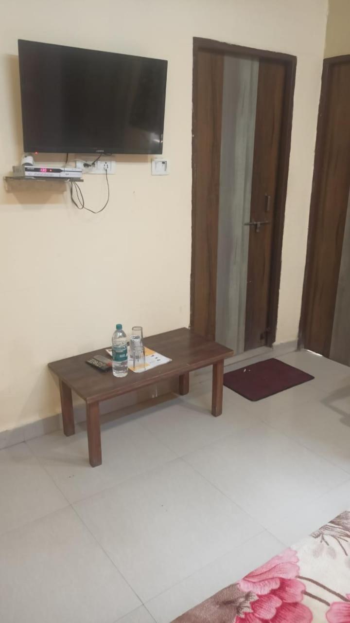 Hotel Shyam Utsav Mirzāpur Buitenkant foto