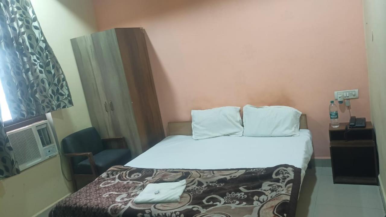 Hotel Shyam Utsav Mirzāpur Buitenkant foto